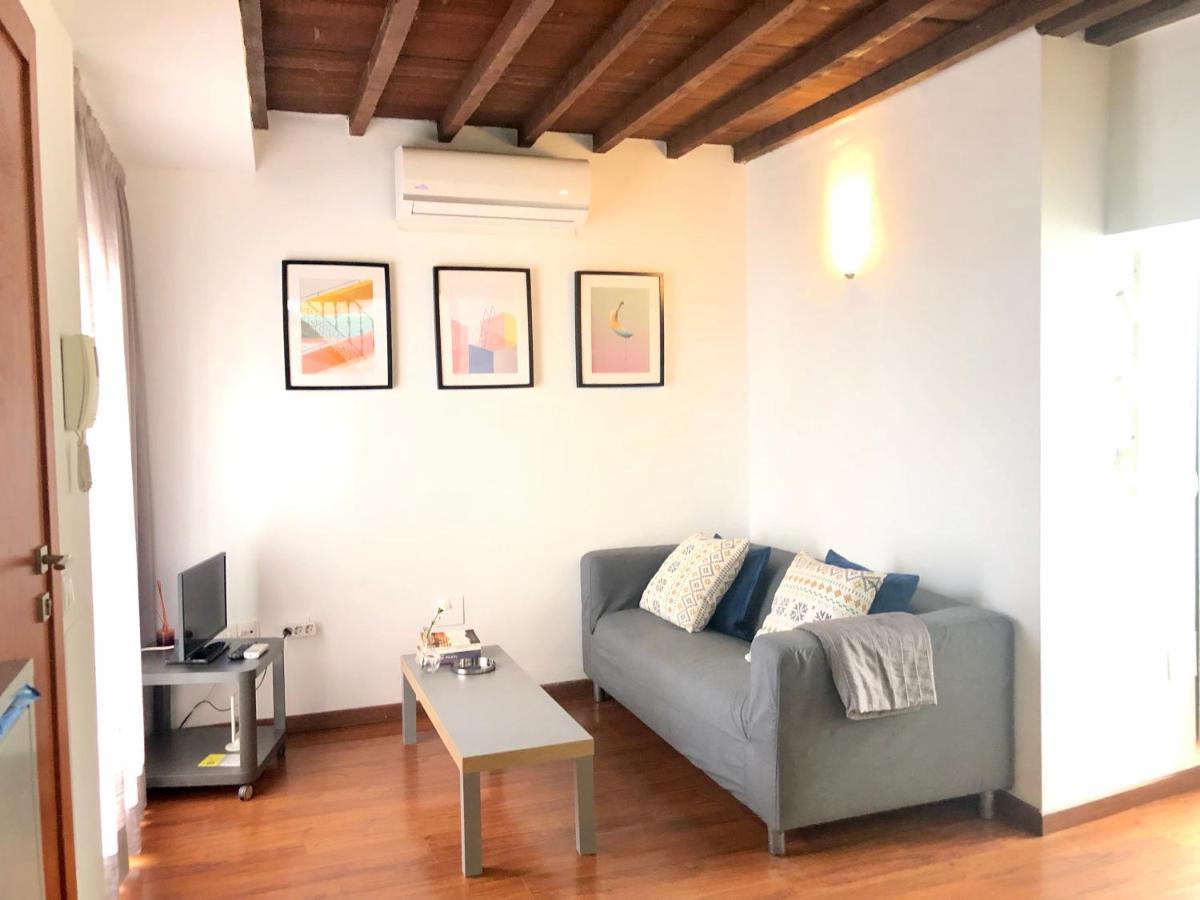 Atico Con Terraza Center City Malaga Exterior photo